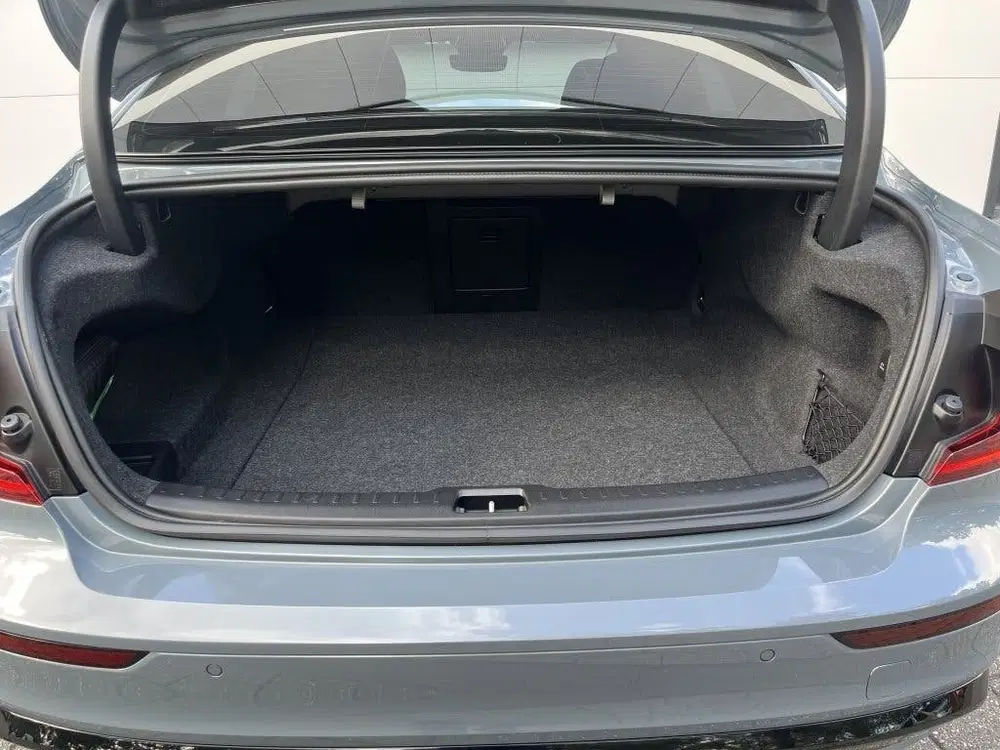 Volvo S60 Recharge T6 AWD Plus Dark uit 2023, foto 11