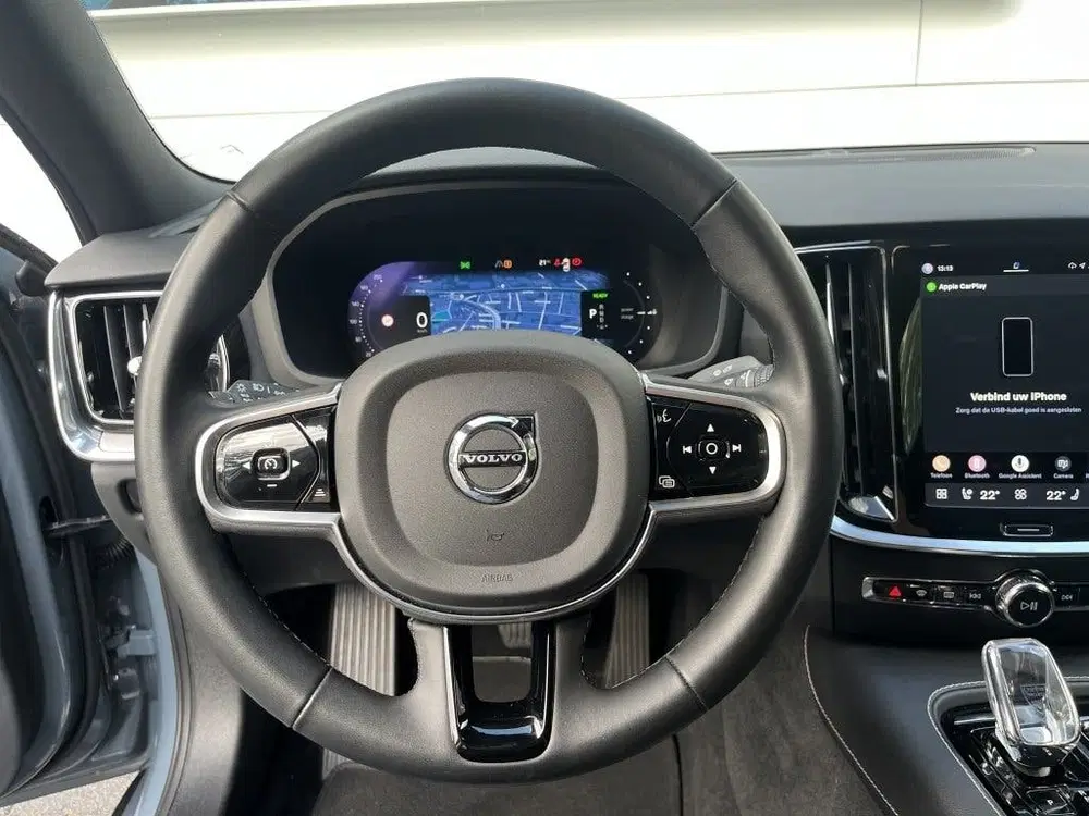 Volvo S60 Recharge T6 AWD Plus Dark uit 2023, foto 15