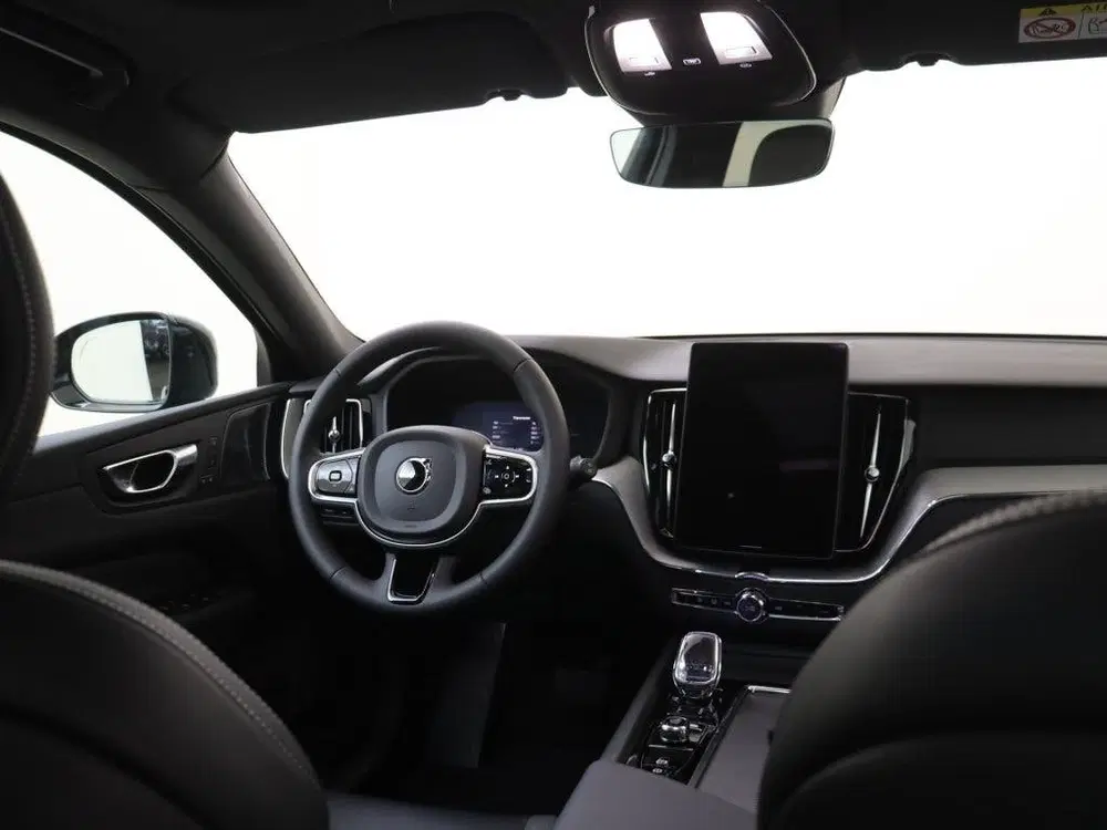 Volvo XC60 Plus Black Edition Plug-In Hybrid AWD uit 2026, foto 10