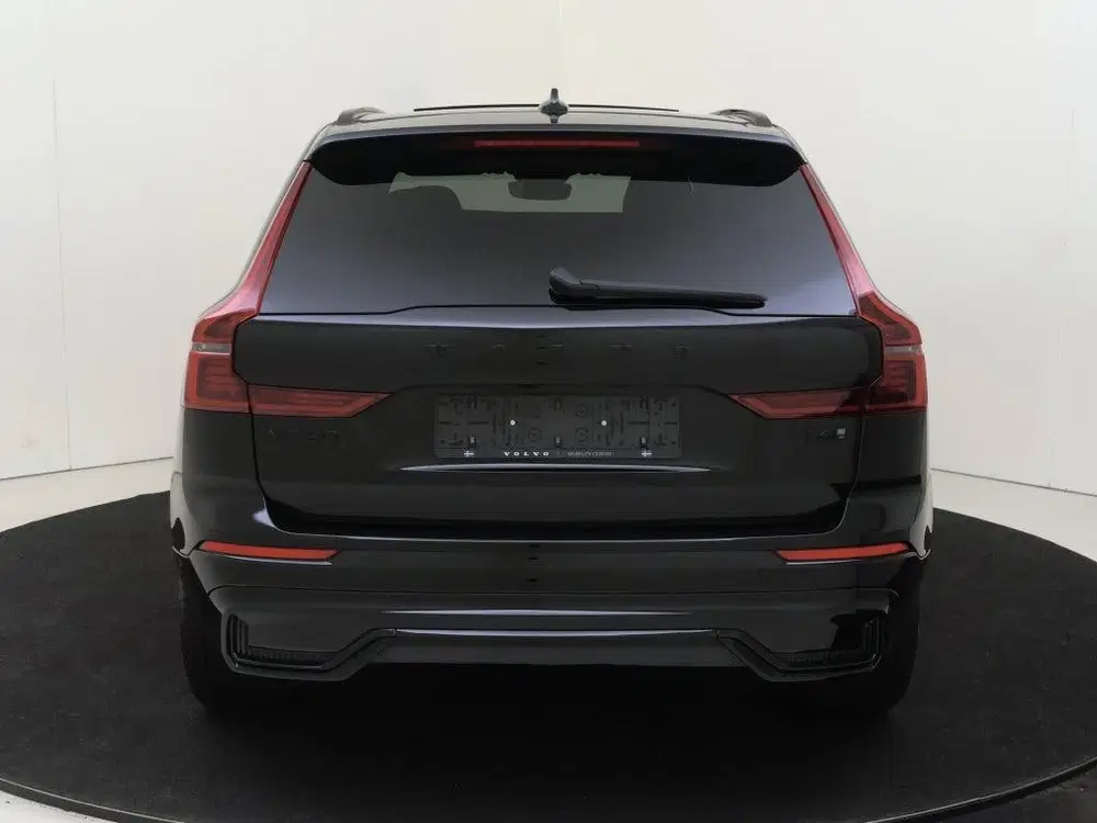 Volvo XC60 Plus Black Edition Plug-In Hybrid AWD uit 2026, foto 5