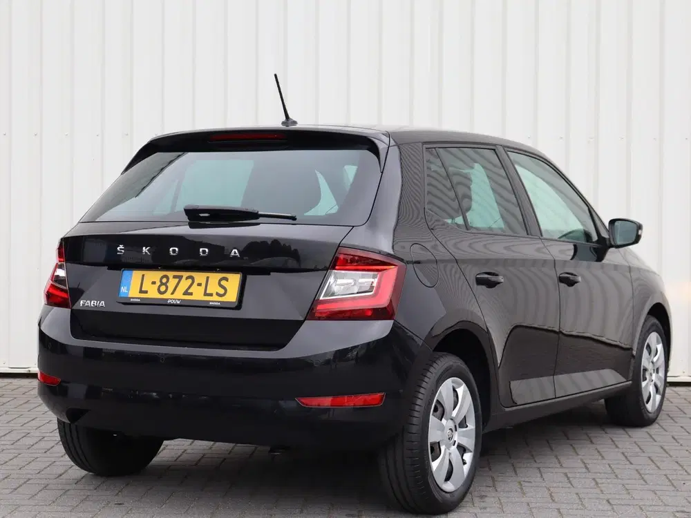 Skoda Fabia 1.0 TSI 95pk Ambition uit 2021, foto 2