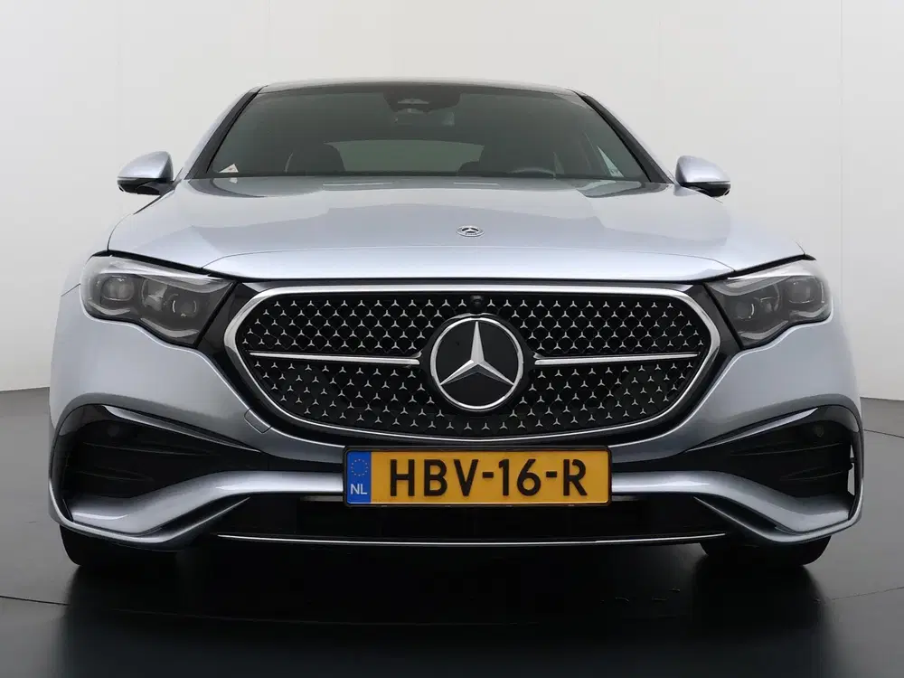 Mercedes-Benz E-Klasse 300 e AMG Line uit 2025, foto 13