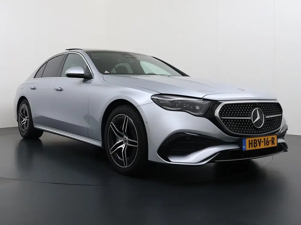 Mercedes-Benz E-Klasse 300 e AMG Line uit 2025, foto 7