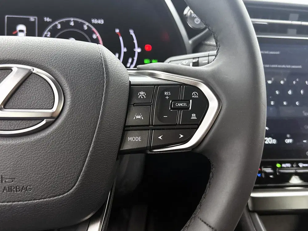 Lexus LBX 2WD uit 2024, foto 14