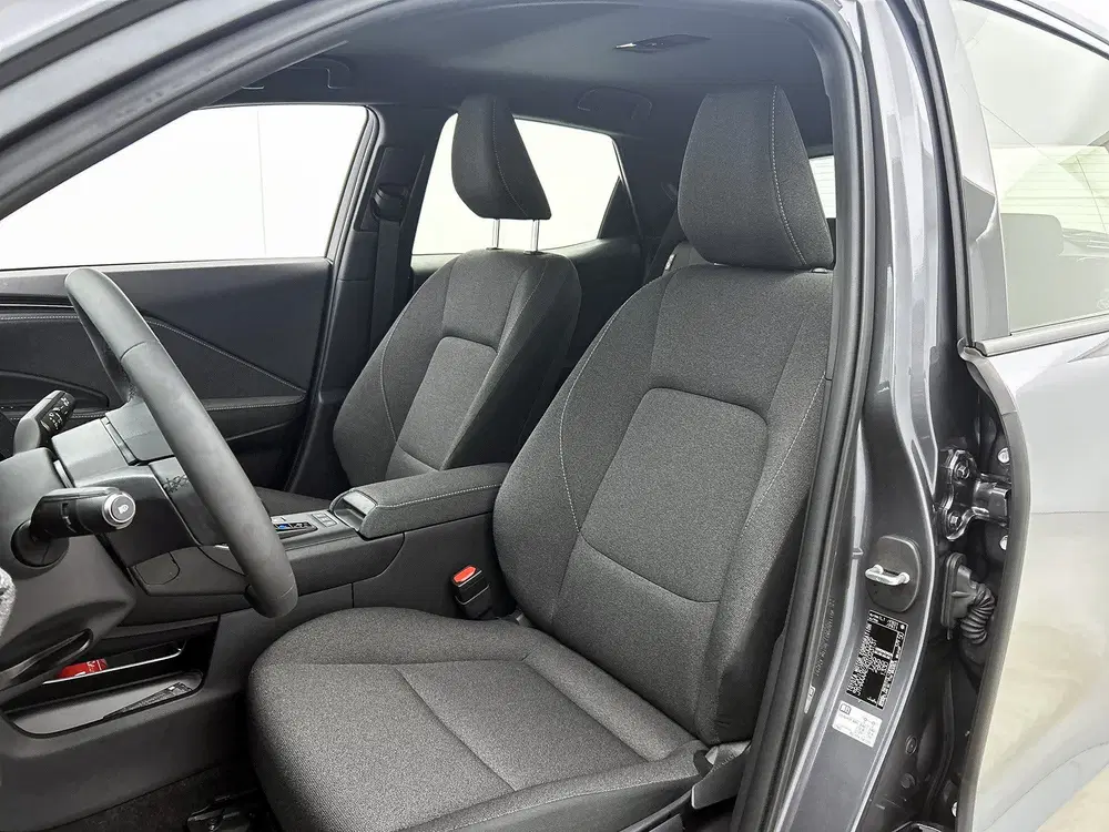 Lexus LBX 2WD uit 2024, foto 15