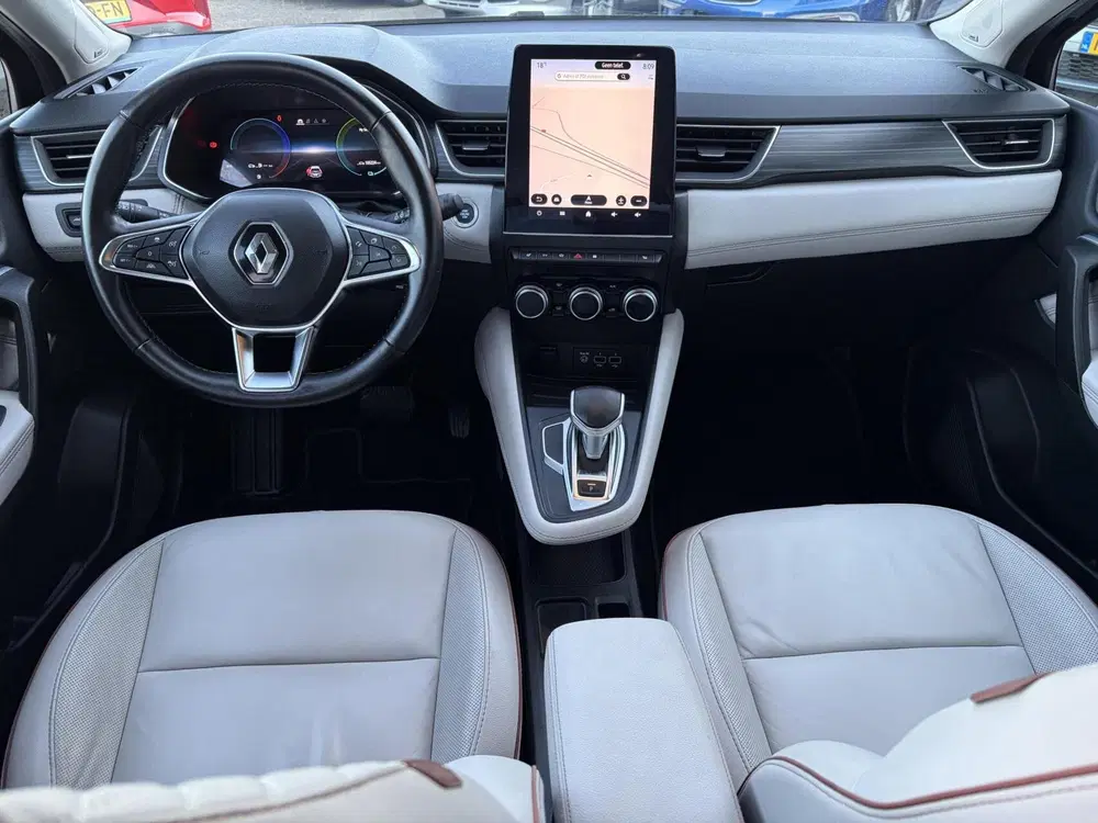 Renault Captur 1.6 E-Tech Hybrid 145 Initiale Paris Autom uit 2022, foto 2