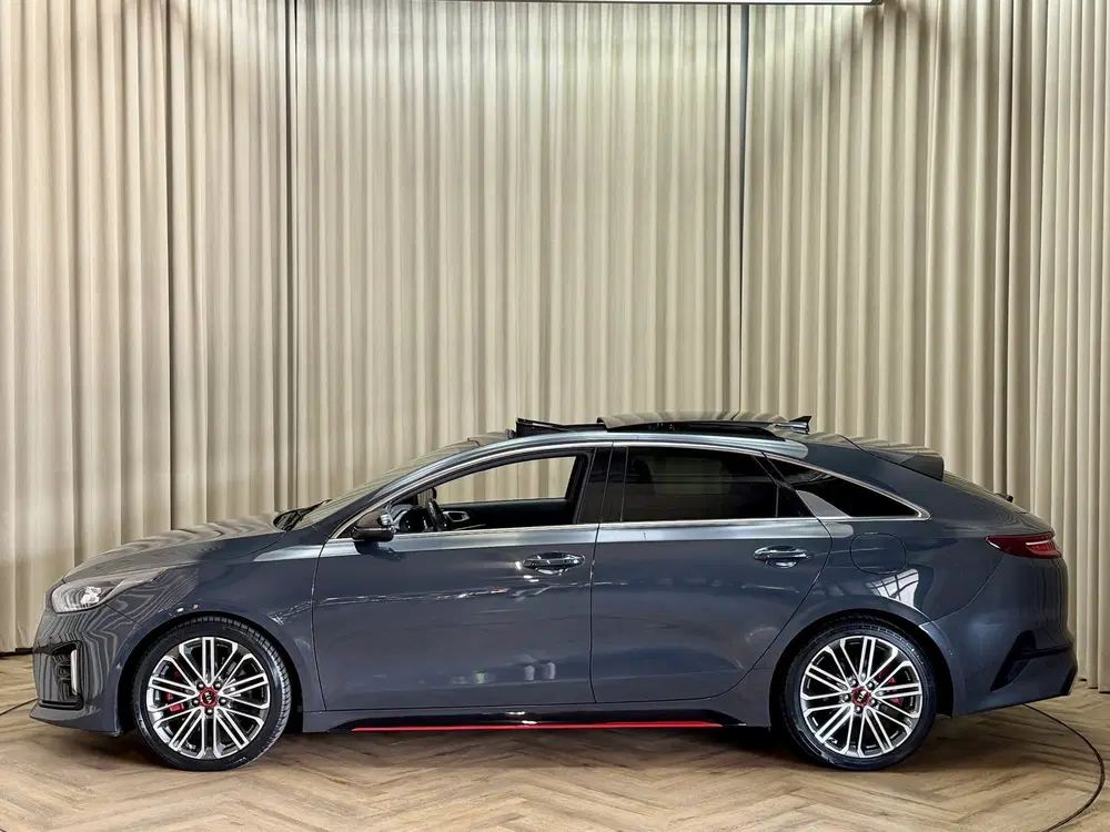 Kia ProCeed 1.6 T-GDI GT *Panoramadak* Digital Cockpit uit 2019, foto 4