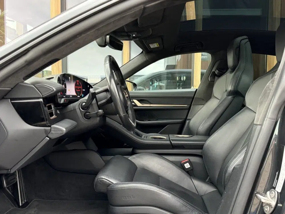 Porsche Taycan Turbo 93 kWh 626pk uit 2020, foto 13
