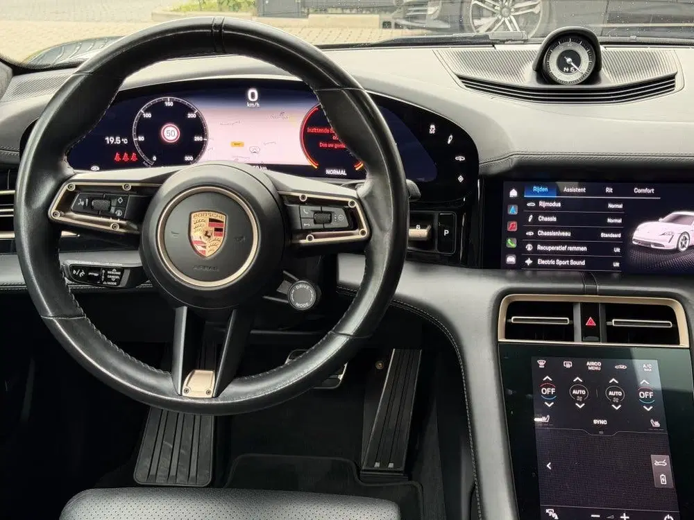 Porsche Taycan Turbo 93 kWh 626pk uit 2020, foto 15