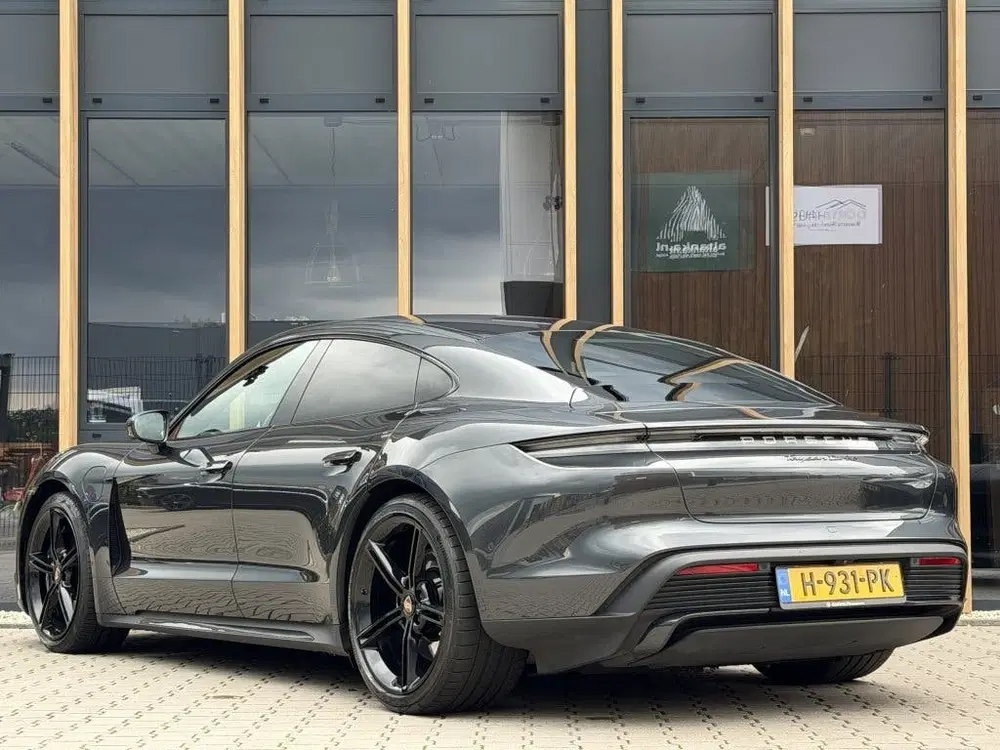 Porsche Taycan Turbo 93 kWh 626pk uit 2020, foto 7
