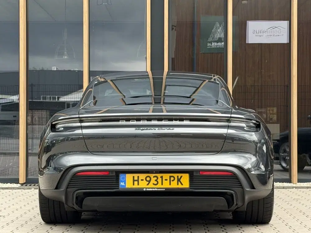 Porsche Taycan Turbo 93 kWh 626pk uit 2020, foto 8