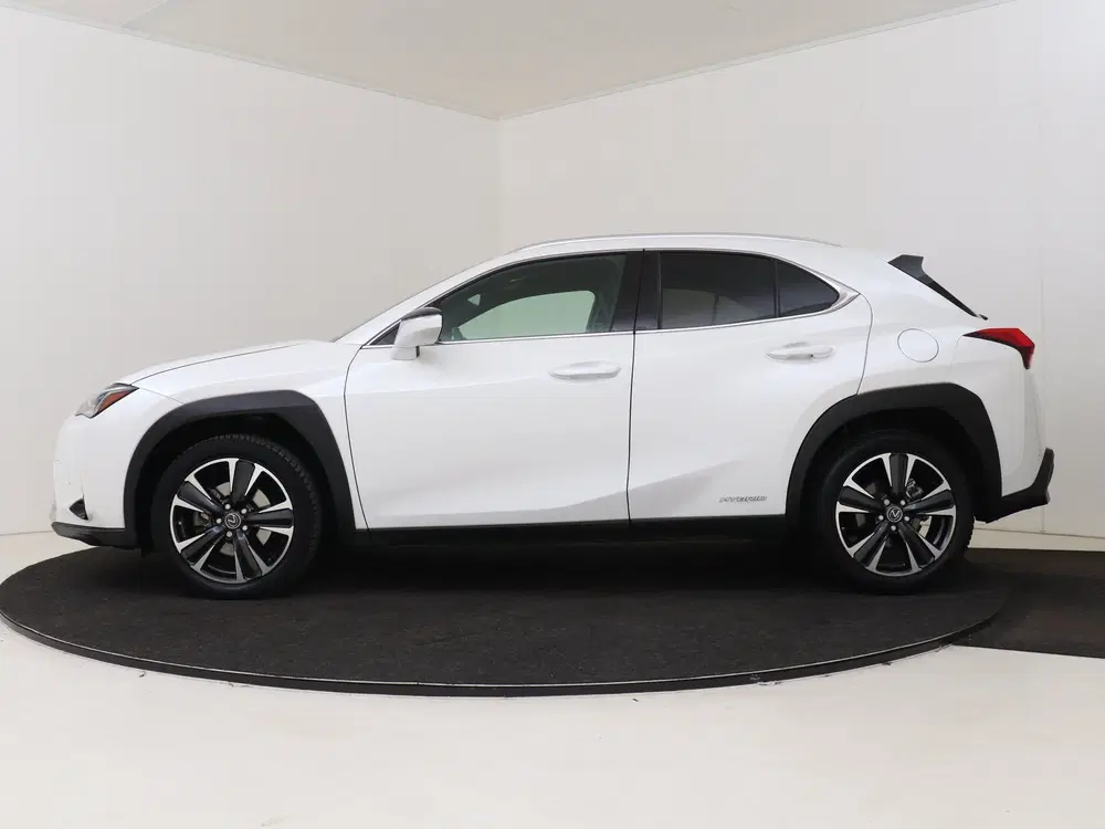 Lexus UX 250h Preference Line uit 2021, foto 3