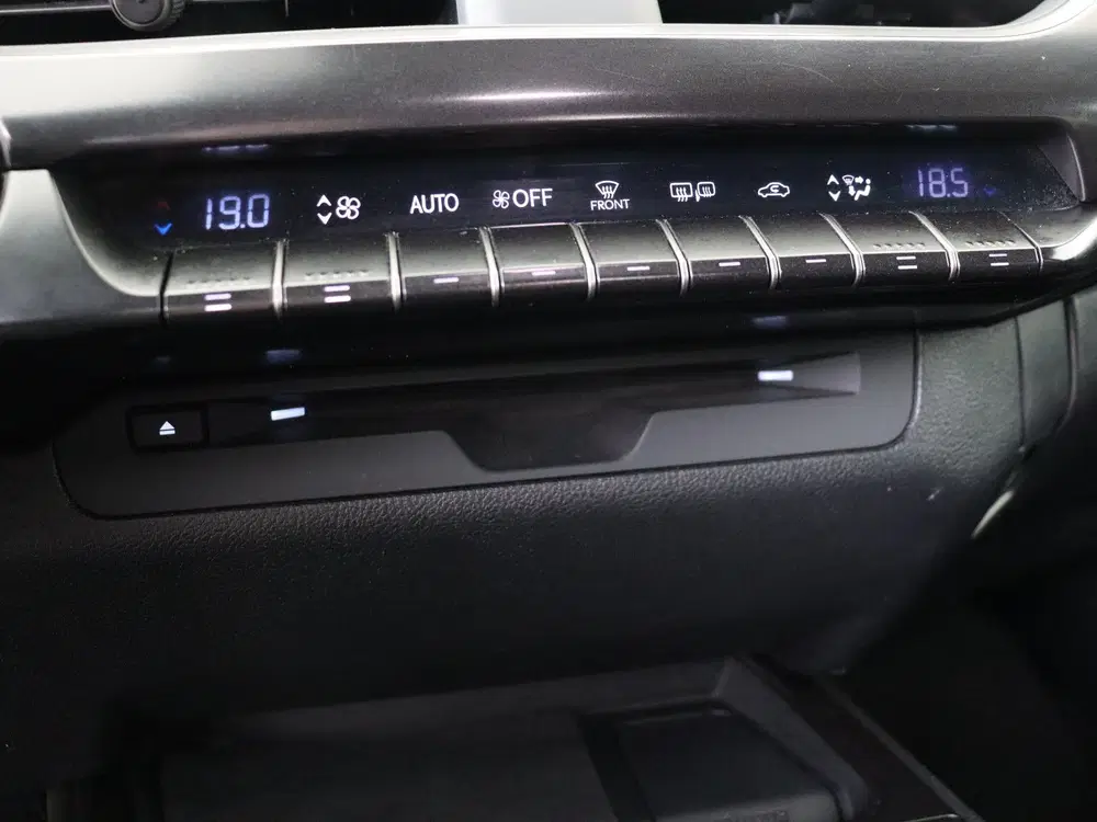 Lexus UX 250h Preference Line uit 2021, foto 8