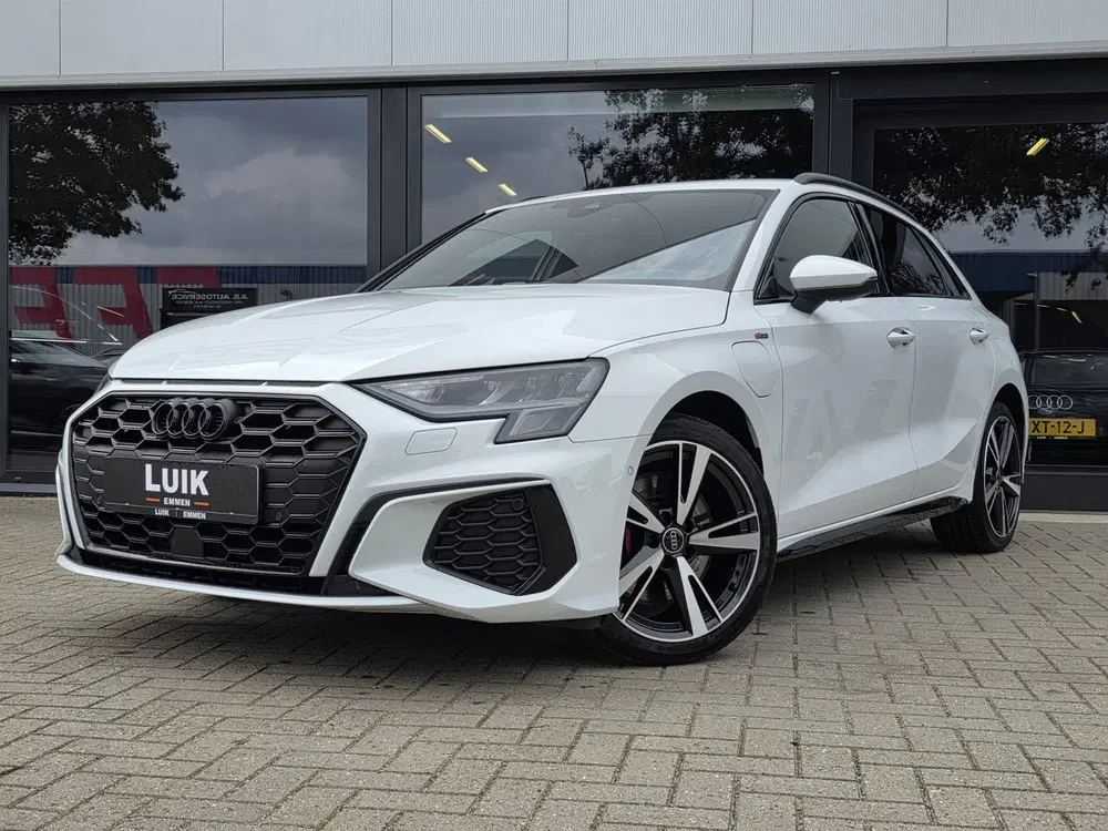 Audi A3 45 TFSI e S edition Competition + 3x S-LIN uit 2023