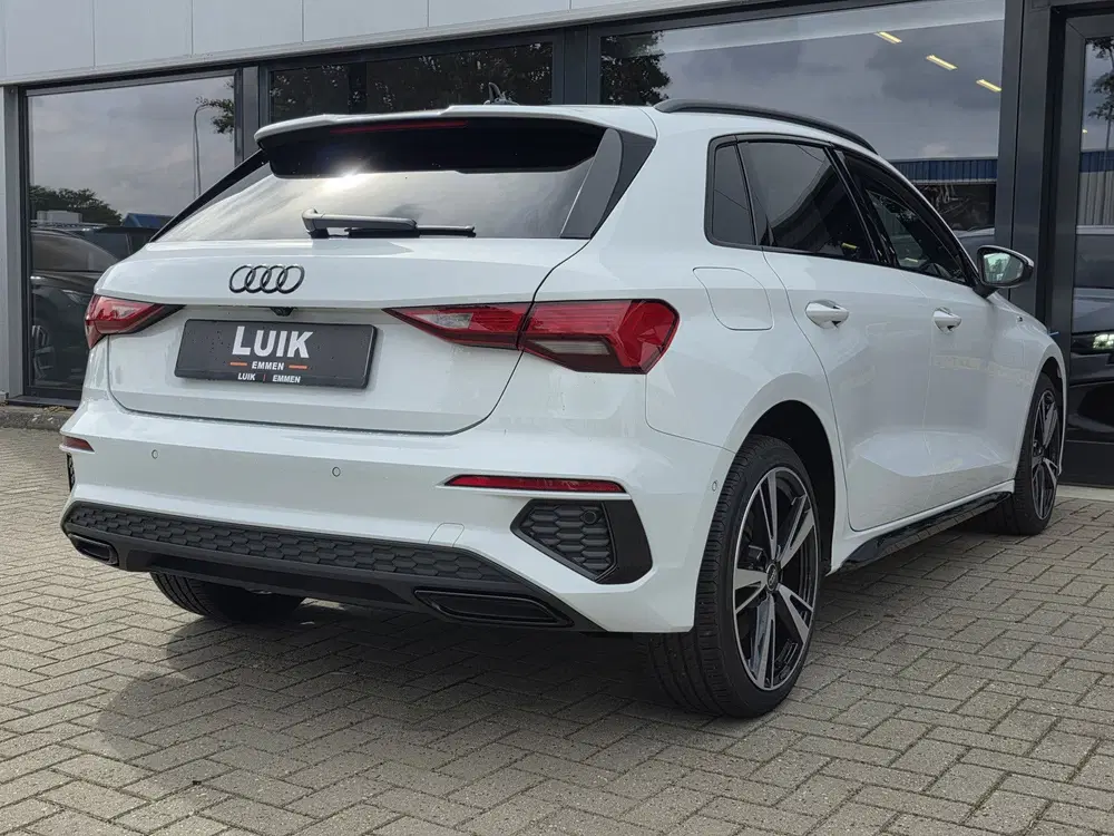 Audi A3 45 TFSI e S edition Competition + 3x S-LIN uit 2023, foto 11