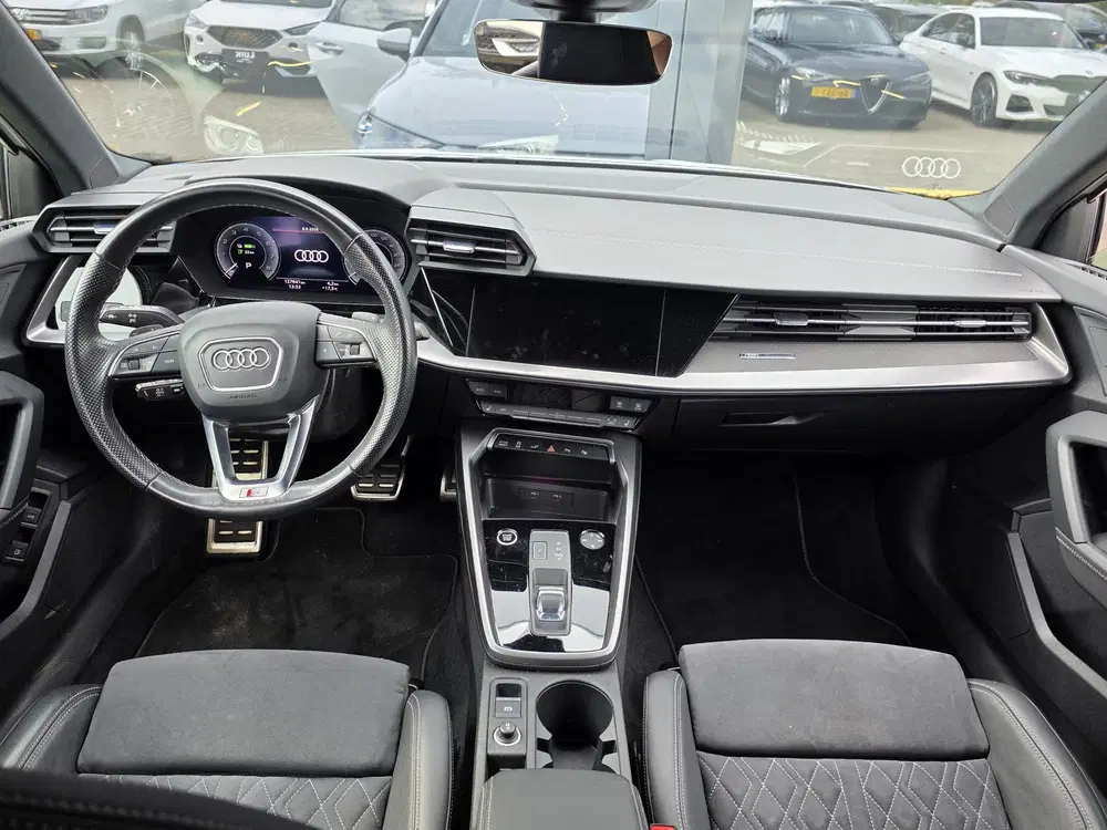 Audi A3 45 TFSI e S edition Competition + 3x S-LIN uit 2023, foto 14