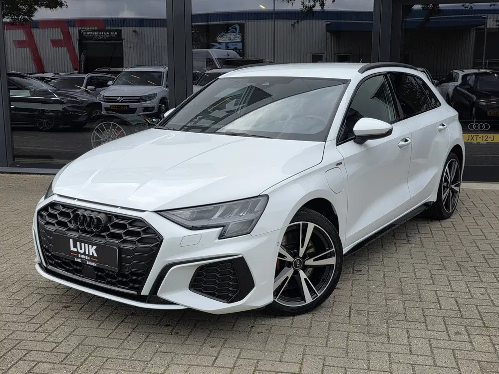 Audi A3 45 TFSI e S edition Competition + 3x S-LIN uit 2023, foto 4