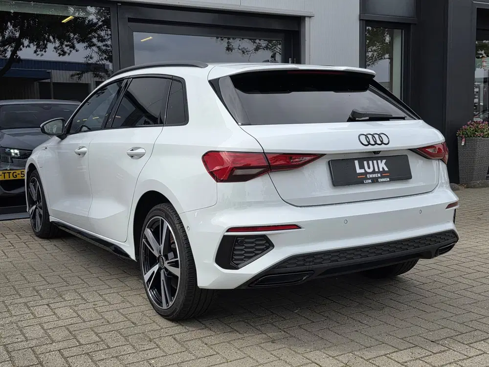 Audi A3 45 TFSI e S edition Competition + 3x S-LIN uit 2023, foto 9