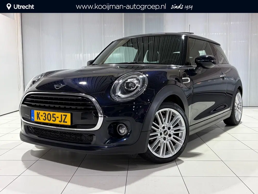 Mini Cooper 1.5 Cooper Classic Panoramisch dak uit 2021