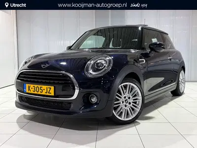 Mini Cooper 1.5 Cooper Classic Panoramisch dak uit 2021