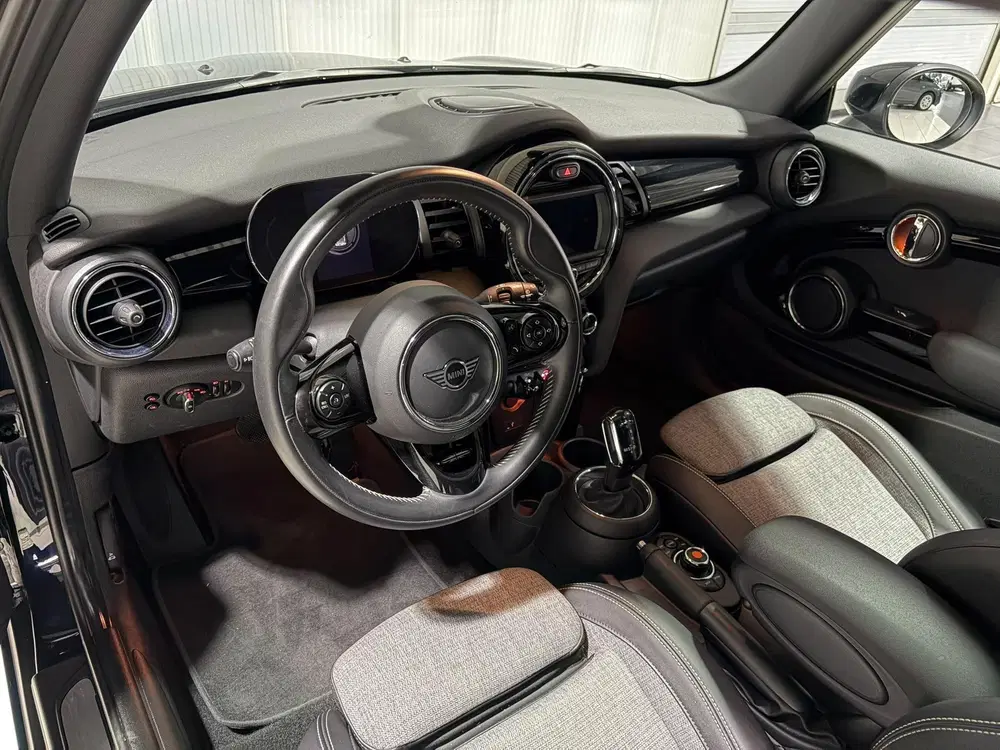 Mini Cooper 1.5 Cooper Classic Panoramisch dak uit 2021, foto 10