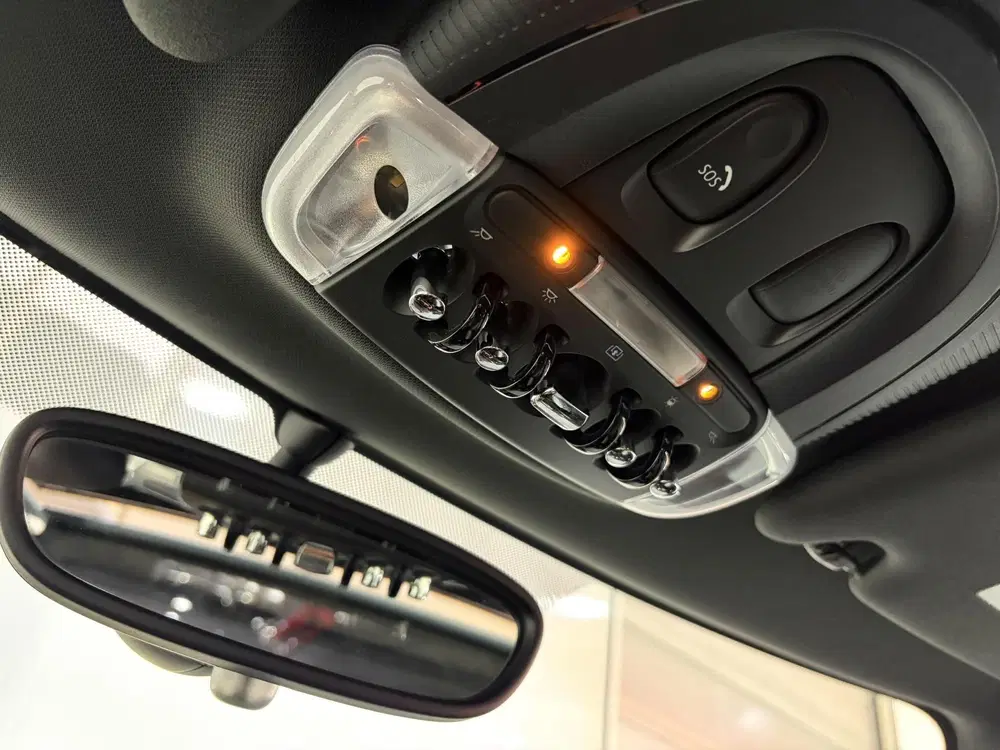 Mini Cooper 1.5 Cooper Classic Panoramisch dak uit 2021, foto 12