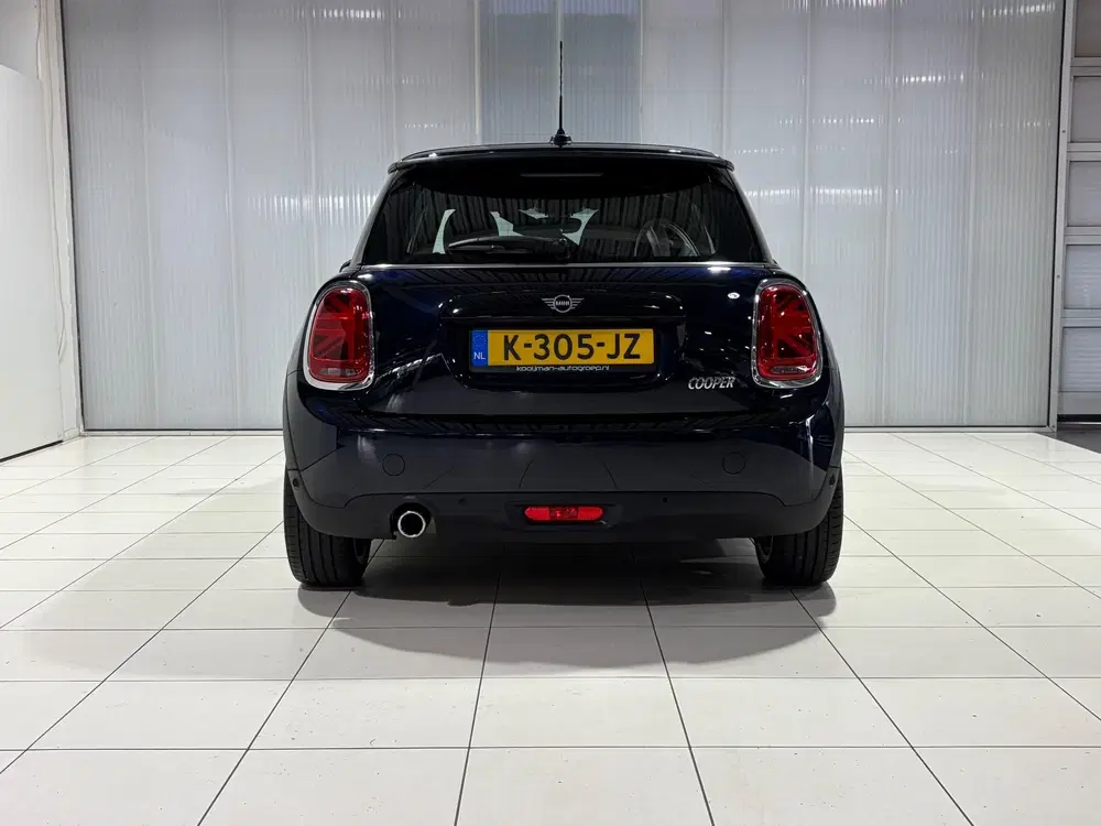 Mini Cooper 1.5 Cooper Classic Panoramisch dak uit 2021, foto 4
