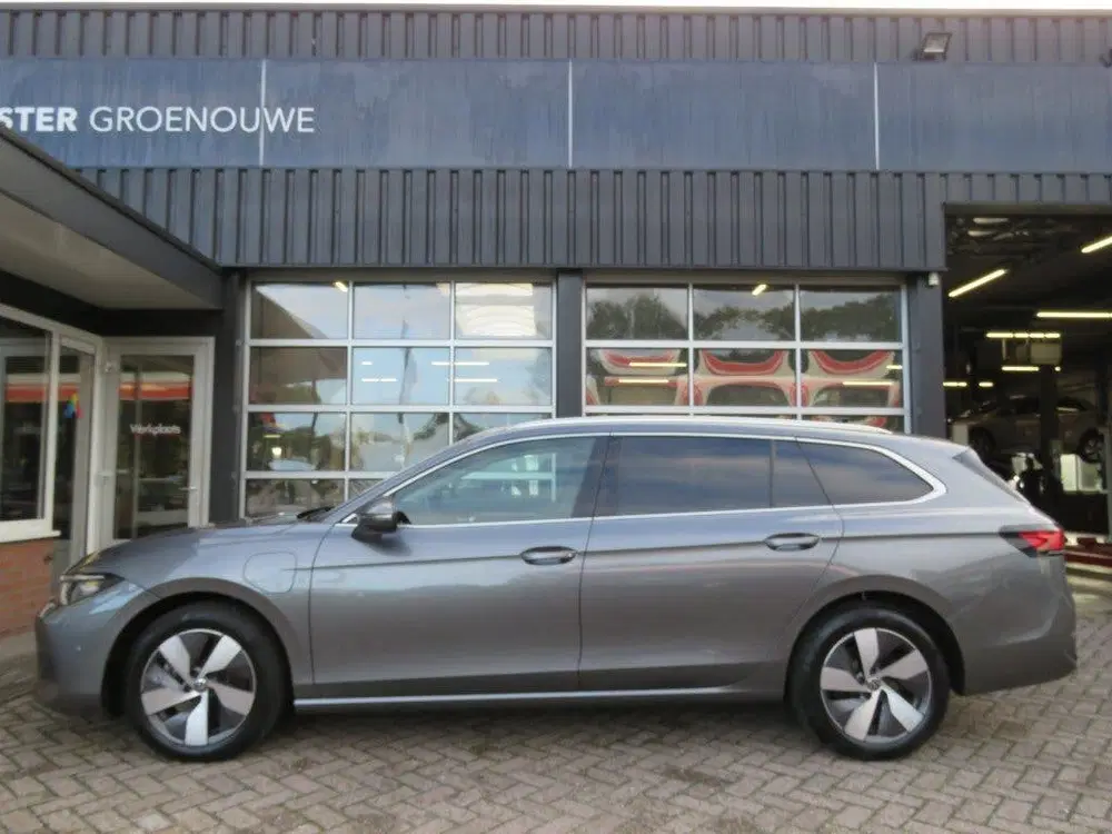 Volkswagen Passat 1.5 eHybrid 204pk Elegance uit 2026, foto 3