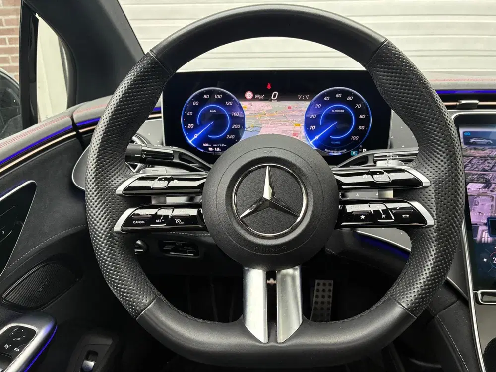 Mercedes-Benz EQE 300 AMG Line uit 2024, foto 14
