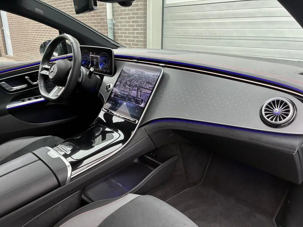 Mercedes-Benz EQE 300 AMG Line uit 2024, foto 5