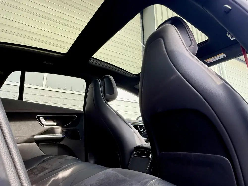Mercedes-Benz EQE 300 AMG Line uit 2024, foto 8