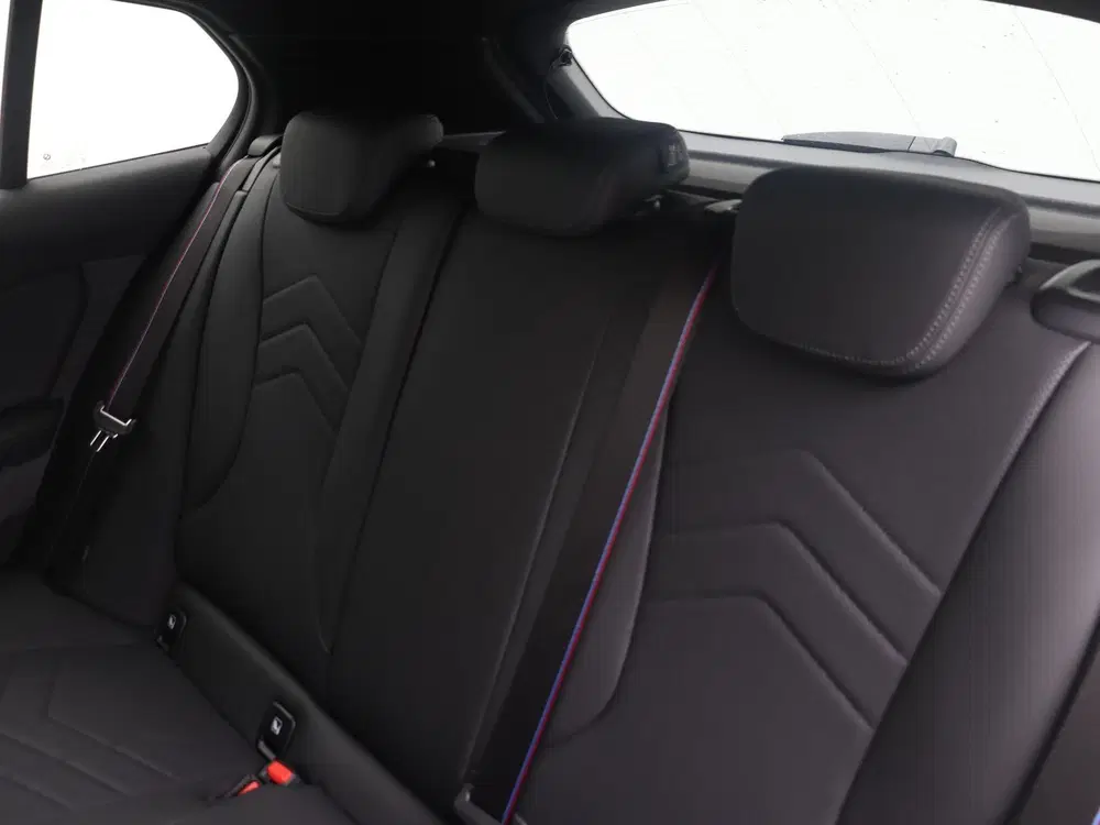 BMW 1-serie 120 M Sport Pro uit 2026, foto 14