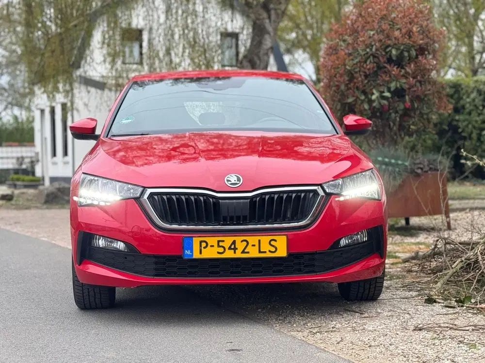 Skoda Scala 1.0 TSI Sport Business uit 2022, foto 2