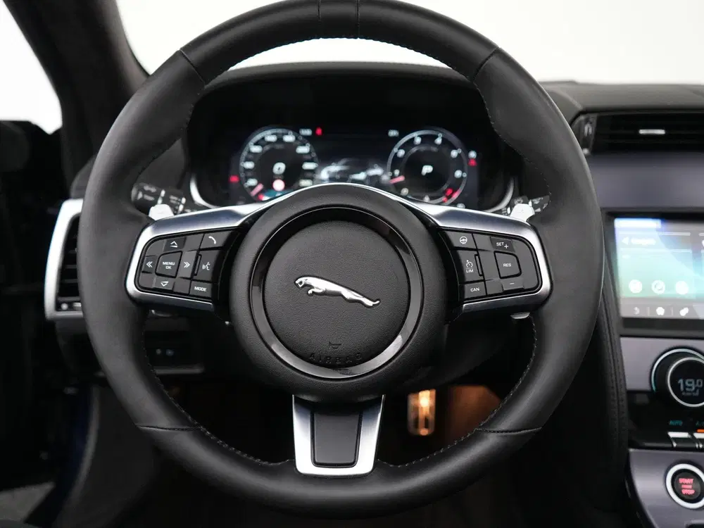 Jaguar F-Type P300 RWD First Edition uit 2020, foto 11