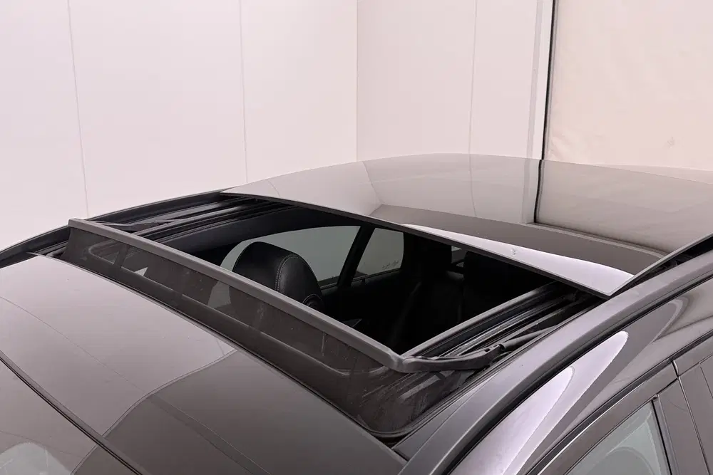 Mercedes-Benz E-Klasse 300e AMG Pano-Dak Burmester Vo uit 2021, foto 8