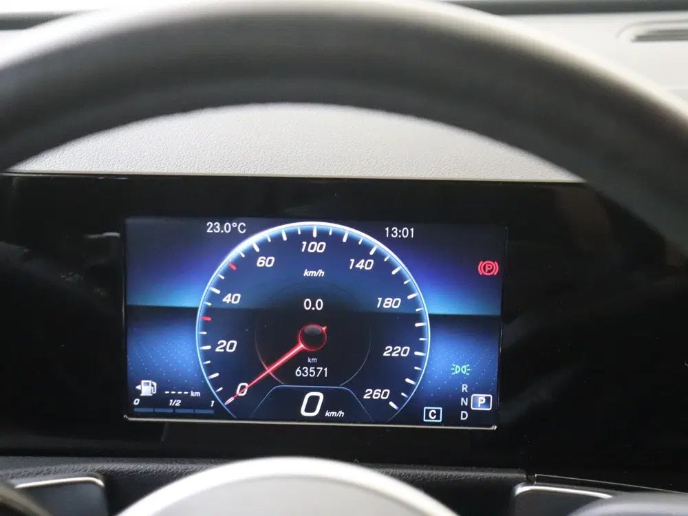 Mercedes-Benz GLB 200 Business Solution uit 2020, foto 11