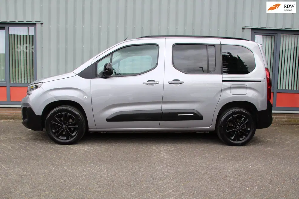 Citroën Berlingo Citroen BERLINGO 1.2 PureTech Shine Multis uit 2024