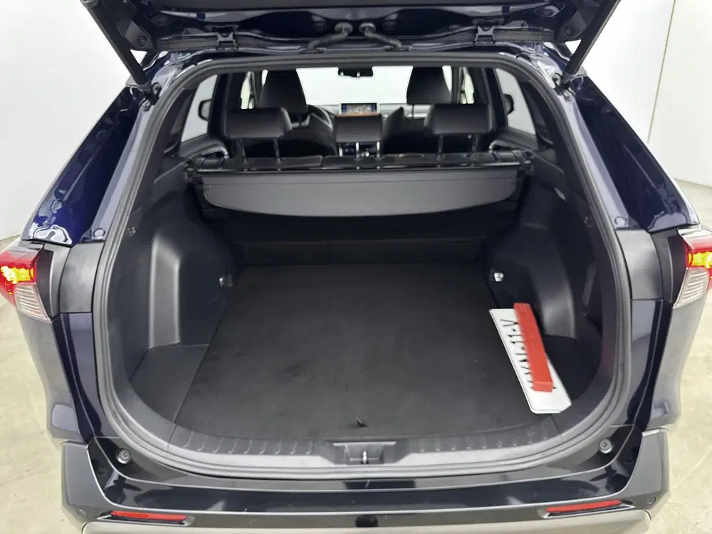 Toyota RAV 4 2.5 Hybrid First Edition uit 2019, foto 11