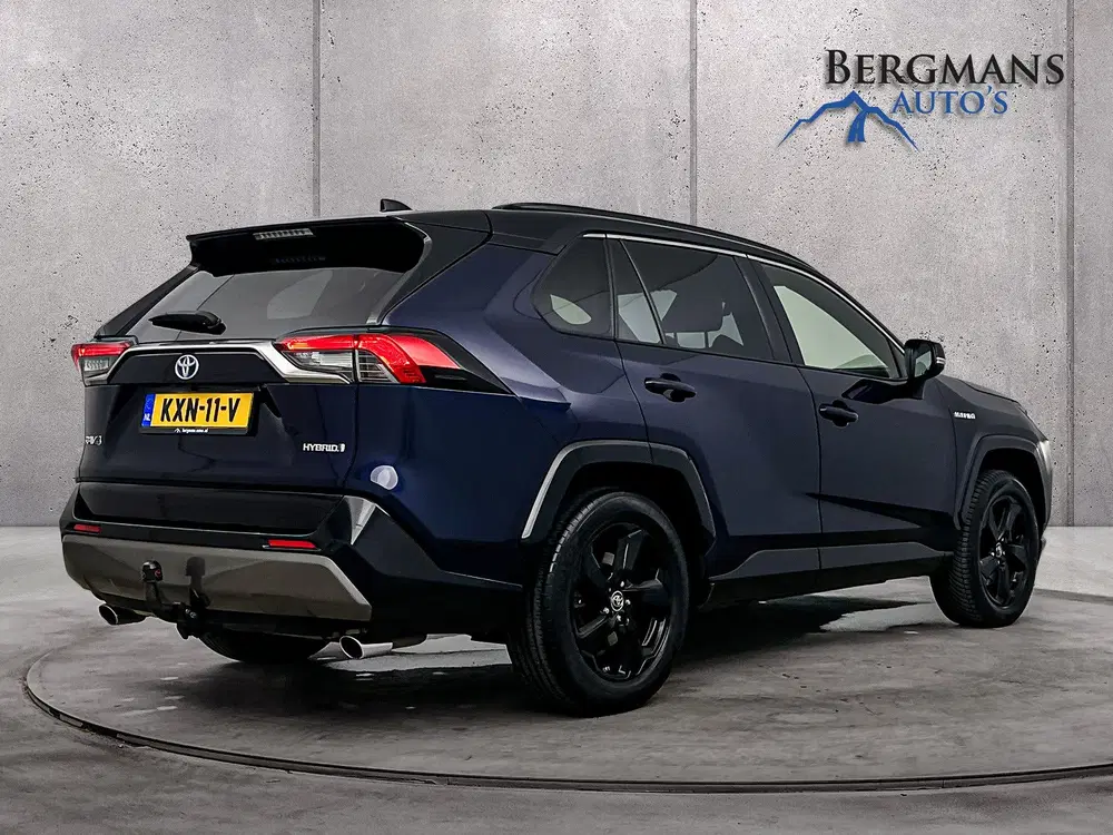 Toyota RAV 4 2.5 Hybrid First Edition uit 2019, foto 2