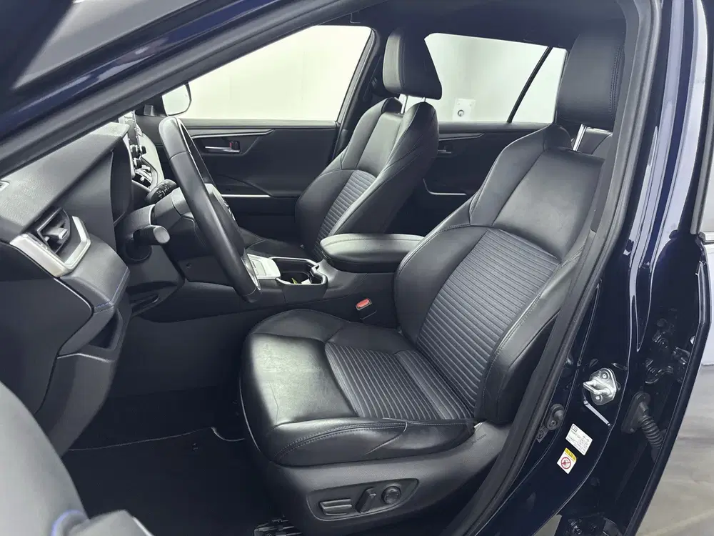 Toyota RAV 4 2.5 Hybrid First Edition uit 2019, foto 4