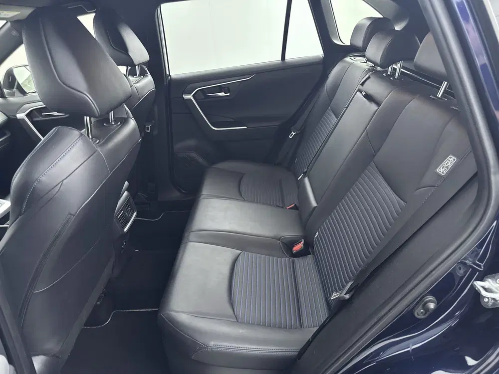 Toyota RAV 4 2.5 Hybrid First Edition uit 2019, foto 5