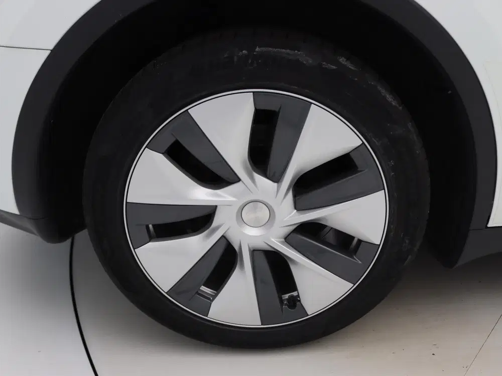Tesla Model Y Long Range AWD 75kWh 351pk 91.8% SoH [ AMD uit 2023, foto 15