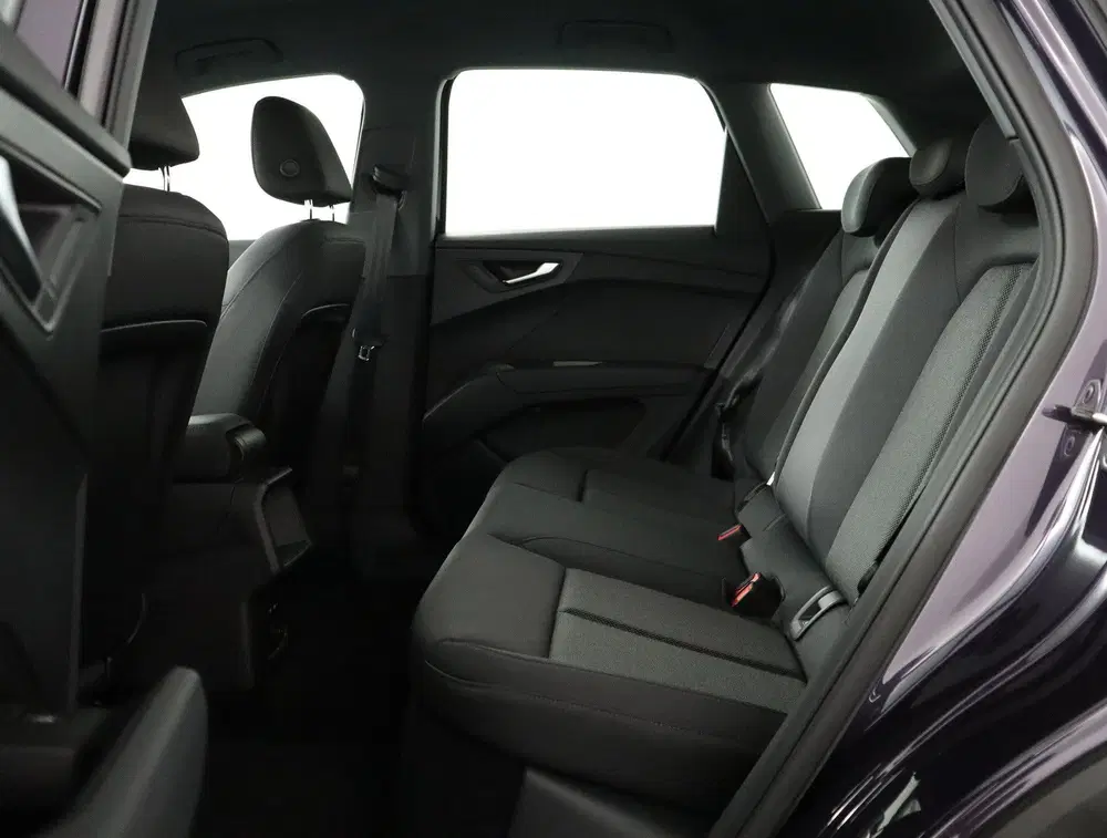 Audi Q4 e-tron 35 Edition uit 2023, foto 15