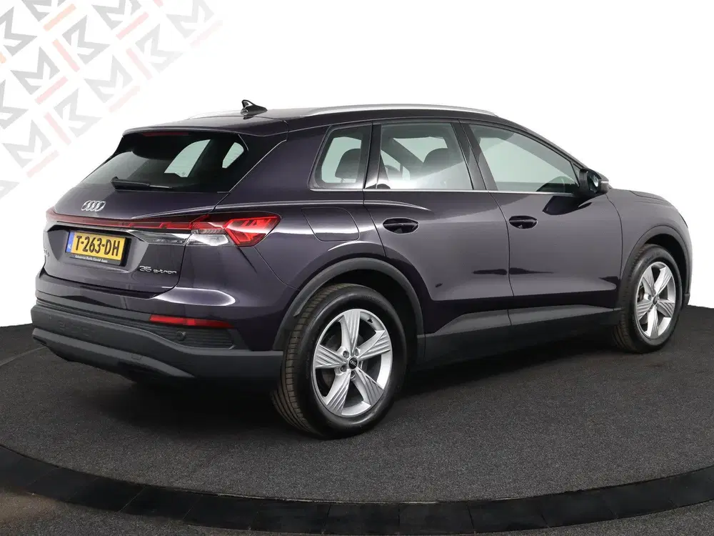 Audi Q4 e-tron 35 Edition uit 2023, foto 2
