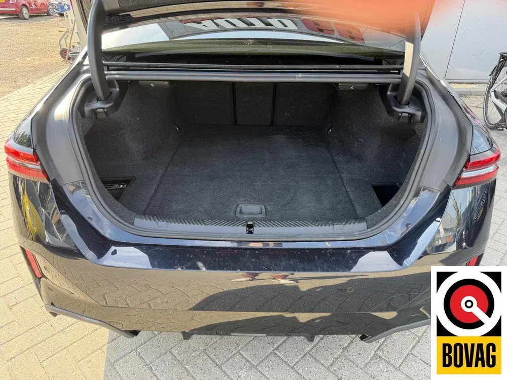 BMW i5 eDrive40 84 kWh uit 2024, foto 11