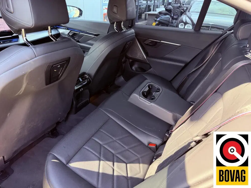 BMW i5 eDrive40 84 kWh uit 2024, foto 12