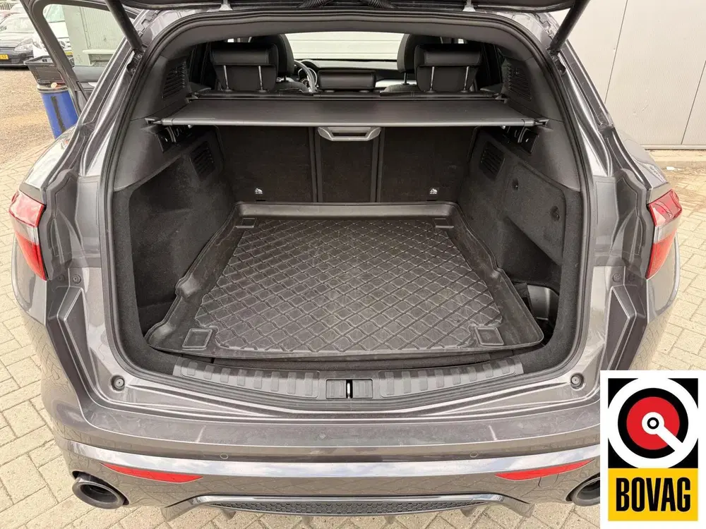 Alfa Romeo Stelvio 2.2 JTD AWD Veloce uit 2022, foto 10