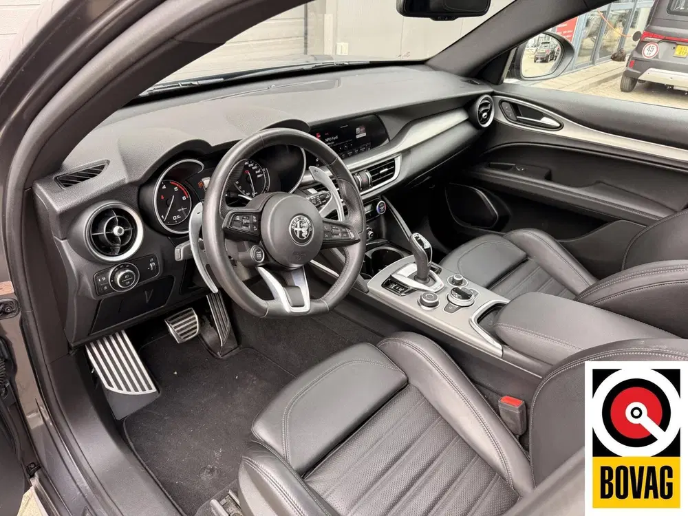 Alfa Romeo Stelvio 2.2 JTD AWD Veloce uit 2022, foto 12