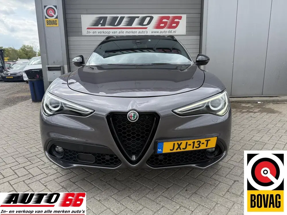 Alfa Romeo Stelvio 2.2 JTD AWD Veloce uit 2022, foto 2