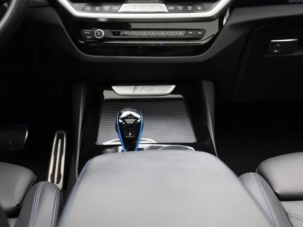 BMW iX3 M-Sport 80 kWh uit 2023, foto 10